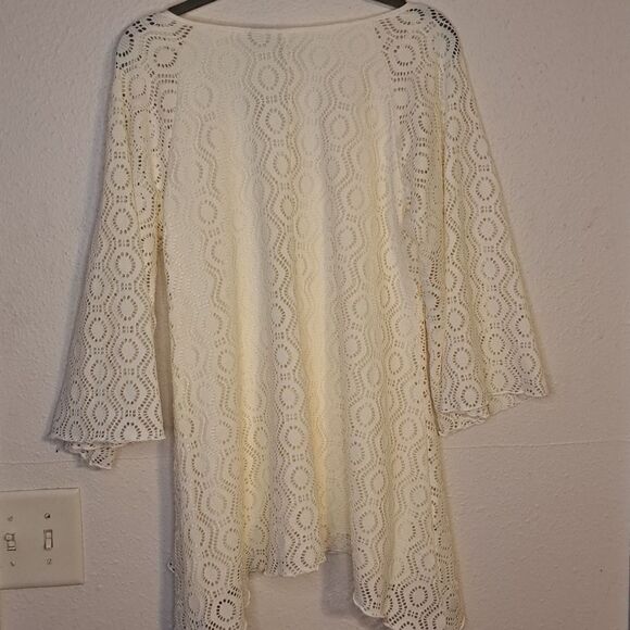 New Directions Ivory Crochet Blouse - Picture 4 of 4